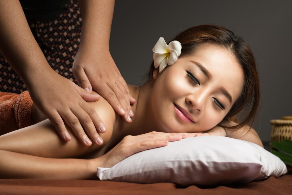 Massage Therapist in Chinatown, NY Massage Parlor